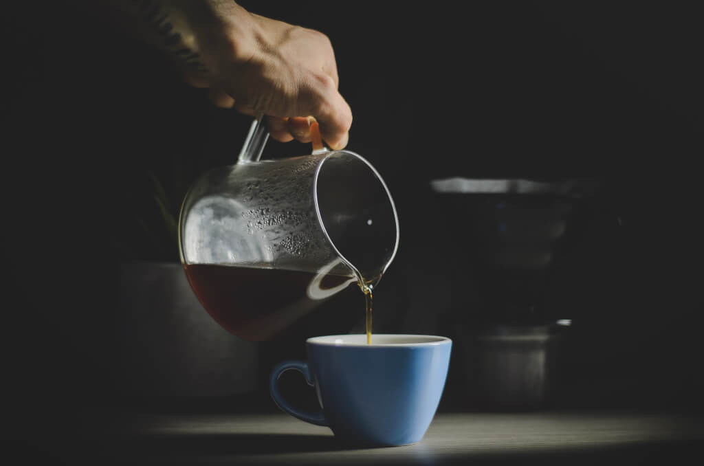 Guten Filterkaffee kochen ohne Maschine mit einfachen Mitteln
